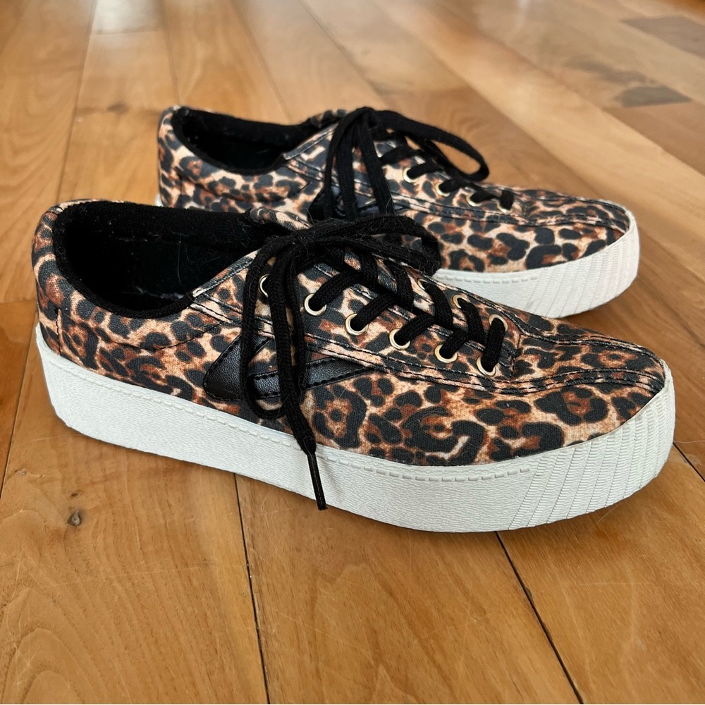 leopard print tretorn sneakers - like new!